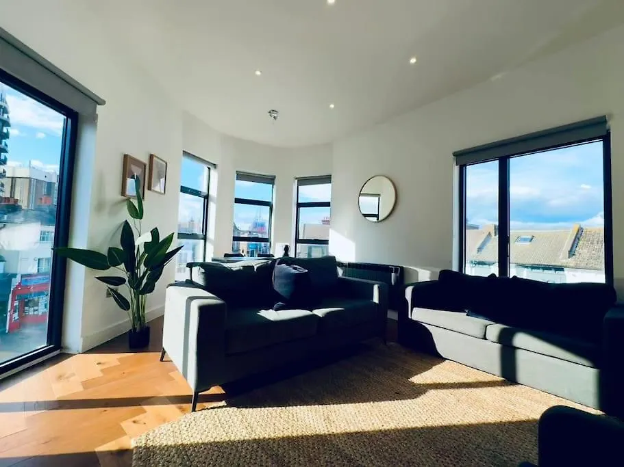 Amazing 2 Bedrooms I Brighton Station I Sleep 6 location